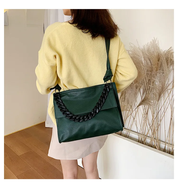 

Chain Shoulder Strap Large Capacity Commuter Ladies Shoulder Bag Women Messenger Bag Fashion Travel Bag Crossbody Bag for Women