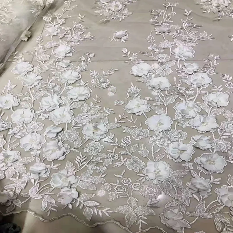 Белое свадебное платье с яркими бусинами объемная трехмерная Цветочная вышивка