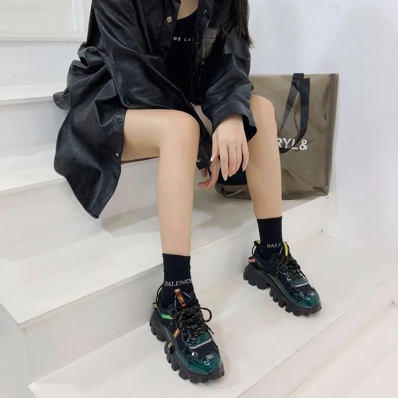 Женские кроссовки на массивной подошве Разноцветные Повседневные плоской