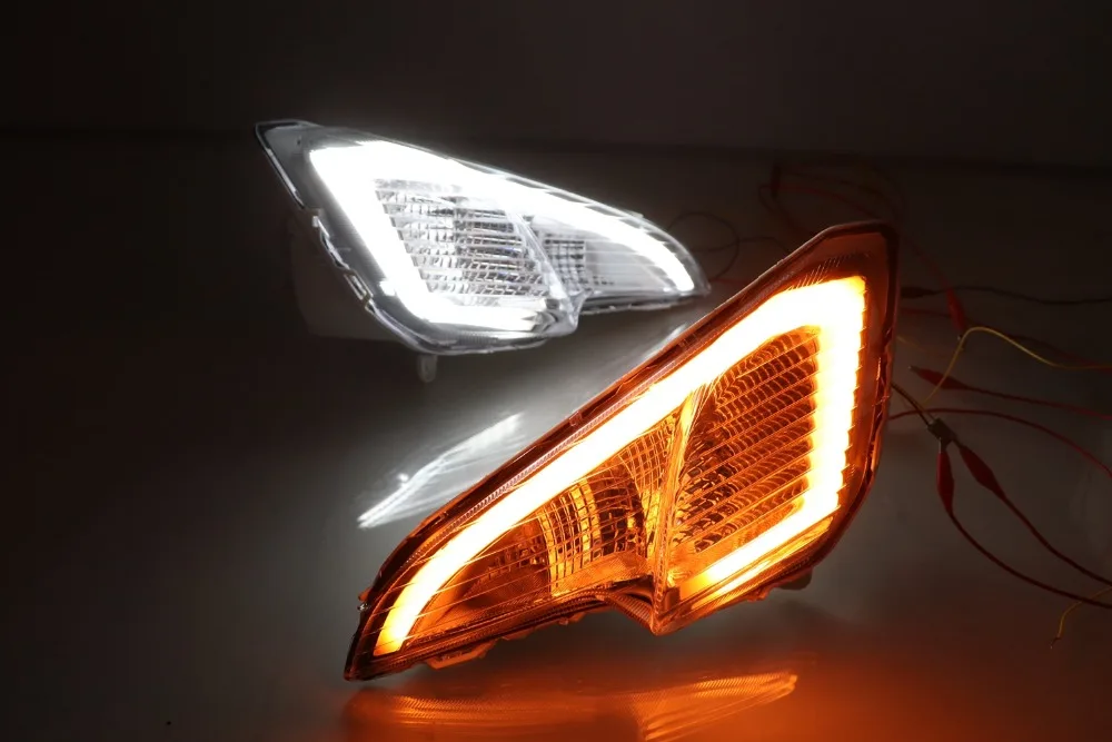 

eOsuns led drl daytime running light for Ford Ecosport 2018-2019 with Dynamic moving yellow turn signal