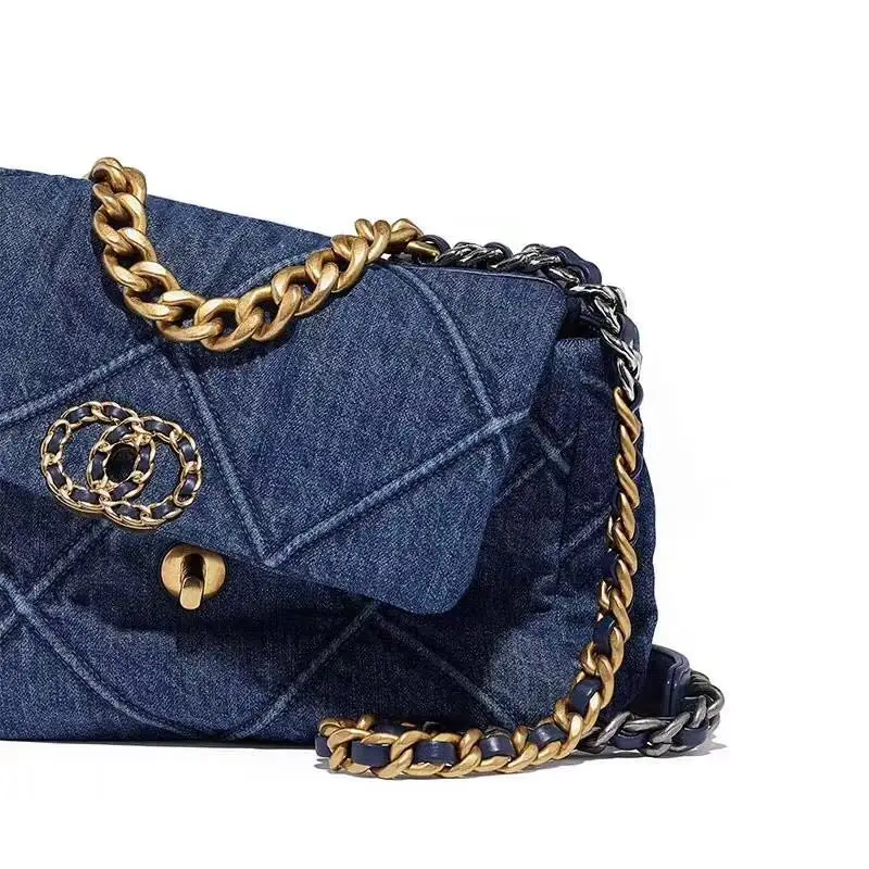 

Xiaoxiangfeng denim big Lingge chain 2021 new early spring Shangxin 19 denim bag Single Shoulder Messenger Bag