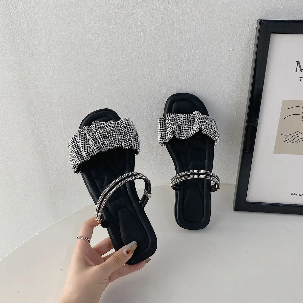 

Low Glitter Slides Shoes Ladies' Slippers Loafers Slipers Women Fashion Jelly Flat 2021 Soft Summer Luxury Fabric PU Rubber Basi