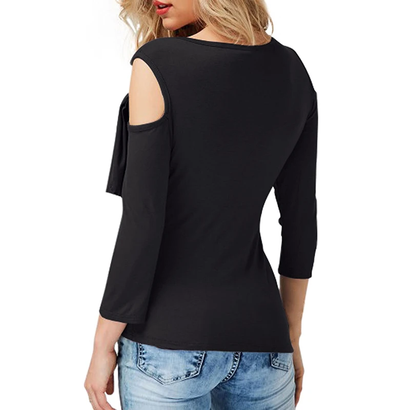 Однотонная футболка с неровным воротником и открытыми плечами женские модные