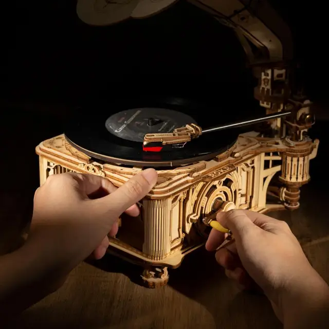 Classic Gramophone with Music - Wooden Model - Building Kits 4