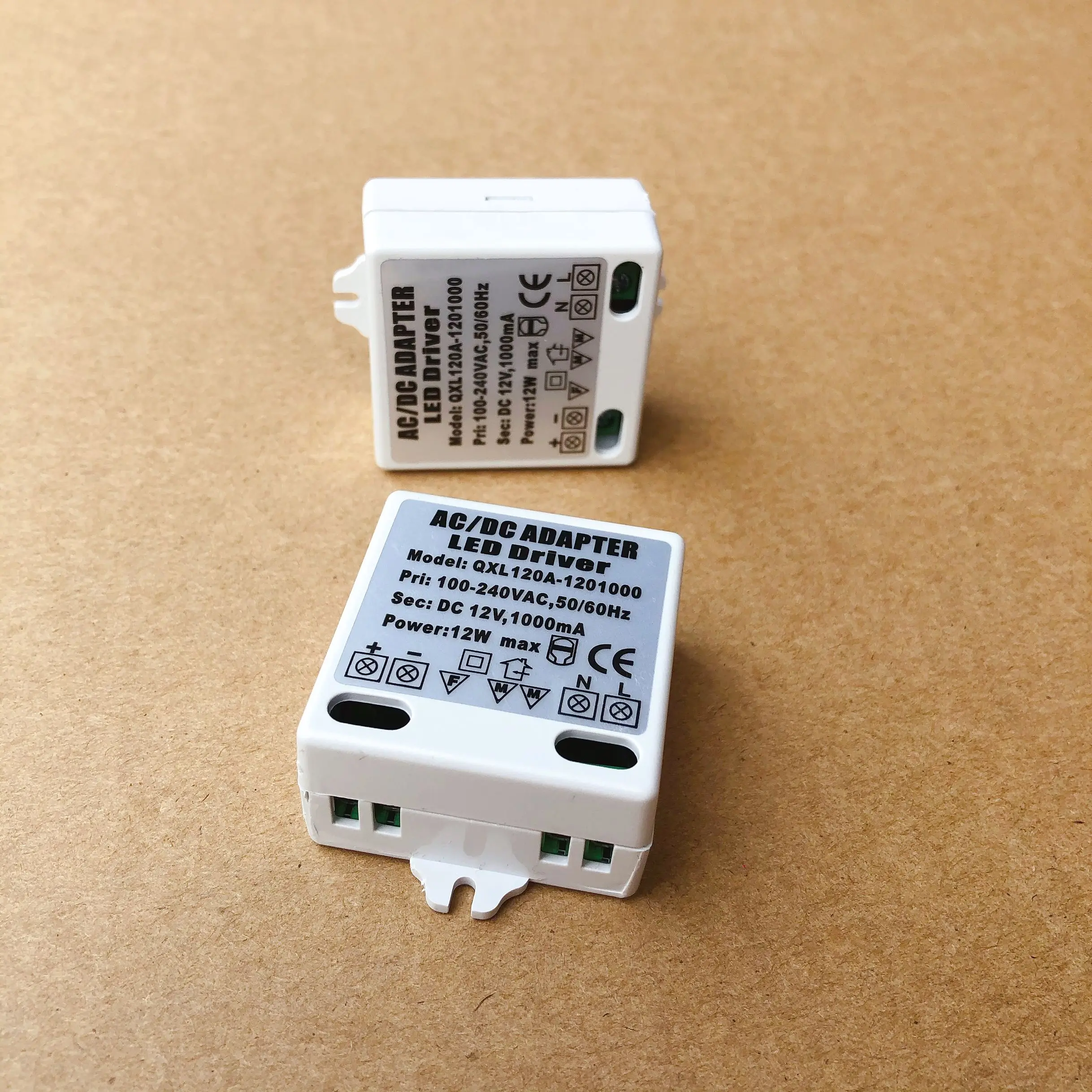 1 шт. постоянное напряжение AC100V-240V к DC12V блок питания светодиодной ленты 12 Вт