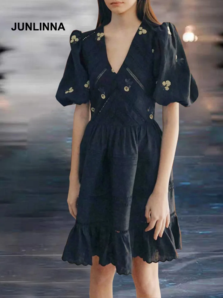 

Princess Dress 2021 Summer New Women Embroidery Dresses V Neck Puff Sleeve Sliming Empire Dress