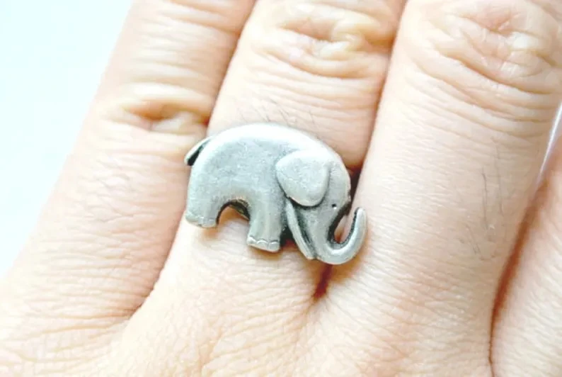 

Casual Elephant Shape Flat Ring Boho Couple Mens Rings For Women Kids Jewelry Party Animal Wedding Bands Luxury Wholesale C351