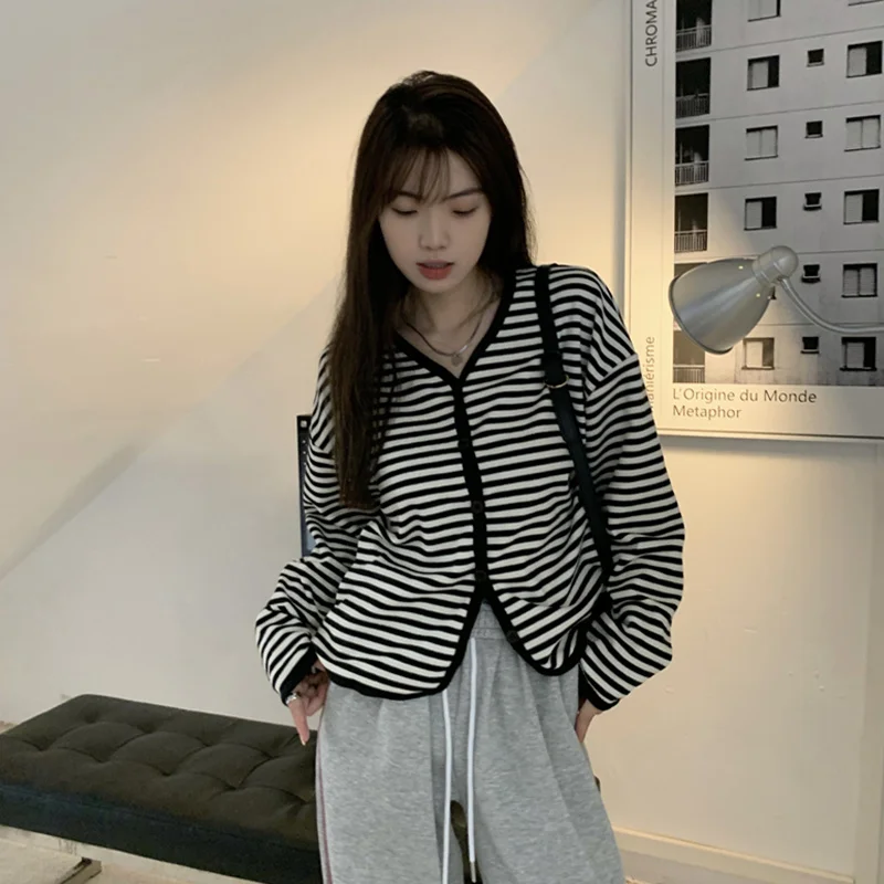 Striped Coat Women's Wear Early Spring and Autumn Thin Style Versatile 2021 New Korean Loose Student Small Man |