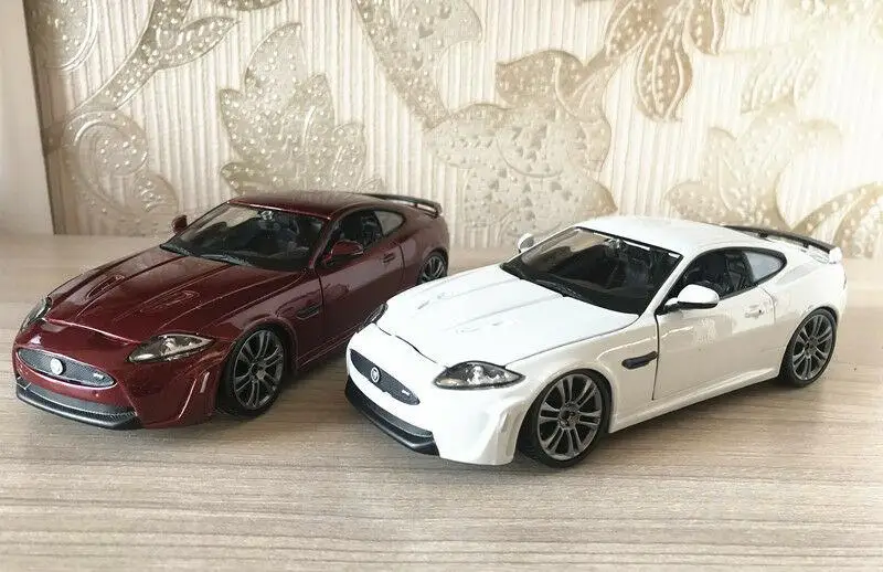 

Модель спортивного автомобиля Bburago в масштабе 1:24 для JAGUAR XKR-S, детские игрушки, мужской подарок