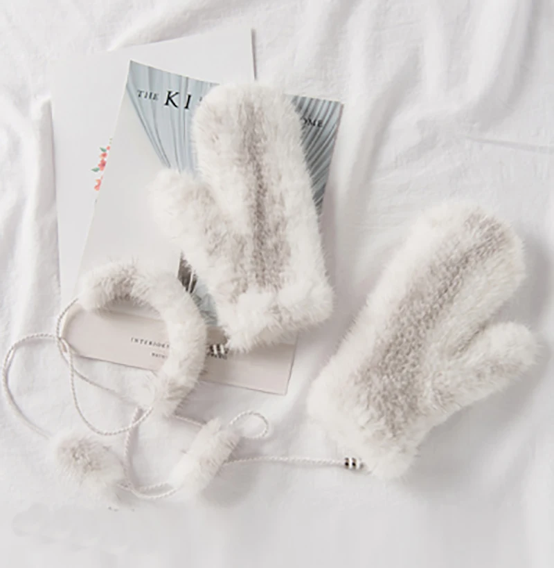 

YCFUR Cute Girls Gloves Mittens Winter Warm Thick Real Mink Fur Gloves Women Elastic Fluffy Knitted Mink Fur Gloves for Ladies