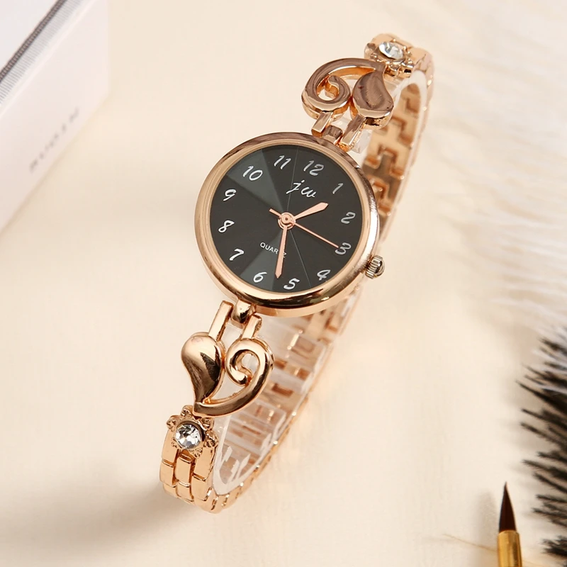 Модные наручные часы новые роскошные серебряные для женщин кварцевые