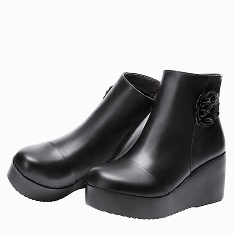 Новинка 2020 осенне зимние ботинки с цветами модные теплые на платформе высоком