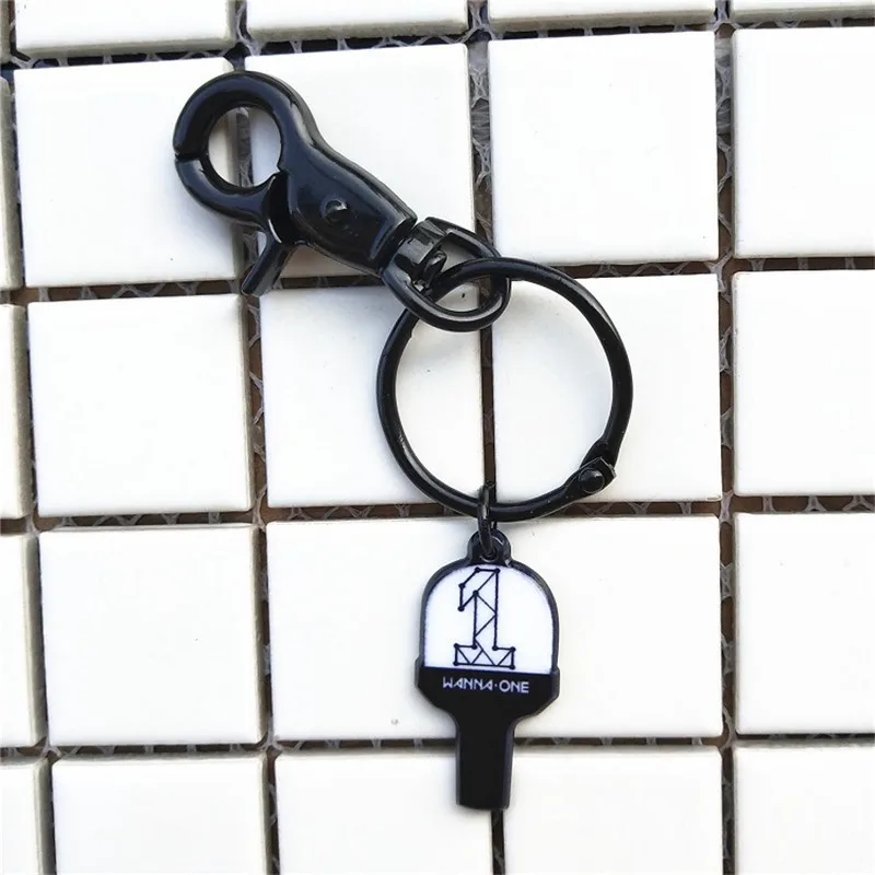 

New Kpop WANNA ONE TWICE GOT7 SEVENTEEN EXO Key Ting Bag Pendant Keychain Creative String Key Ring Keyring For Fans Gift