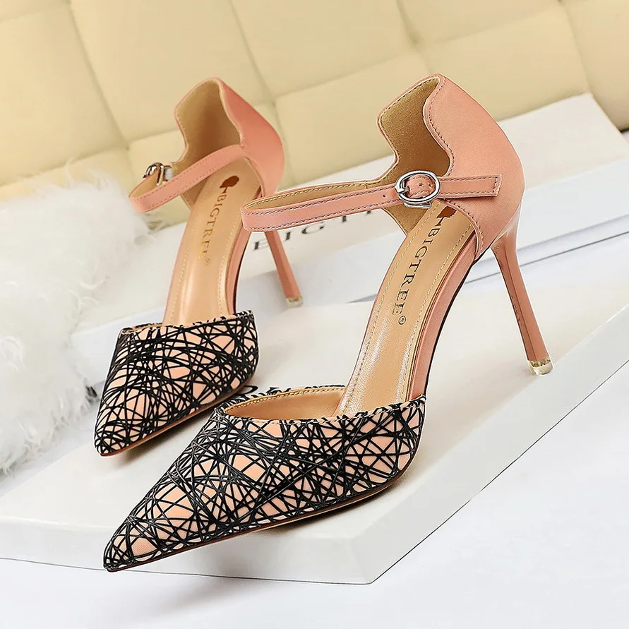 Женские босоножки на высоком каблуке туфли шпильке с острым носком и прорезями