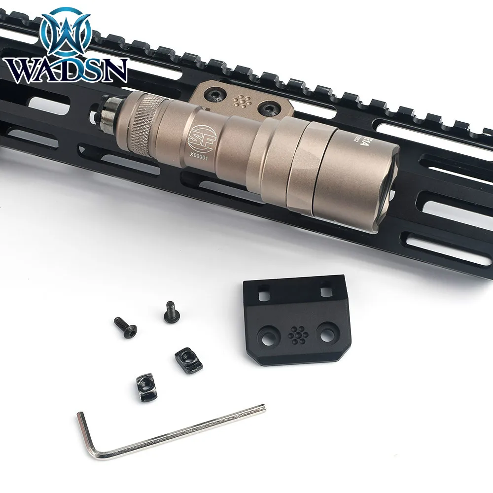 

Wadsn Airsoft Mini Offset Flashlight Base Mount for M300A M600C Hunting Weapon Scoutlight fit M-LOK Keymod 20mm picatinny Rail