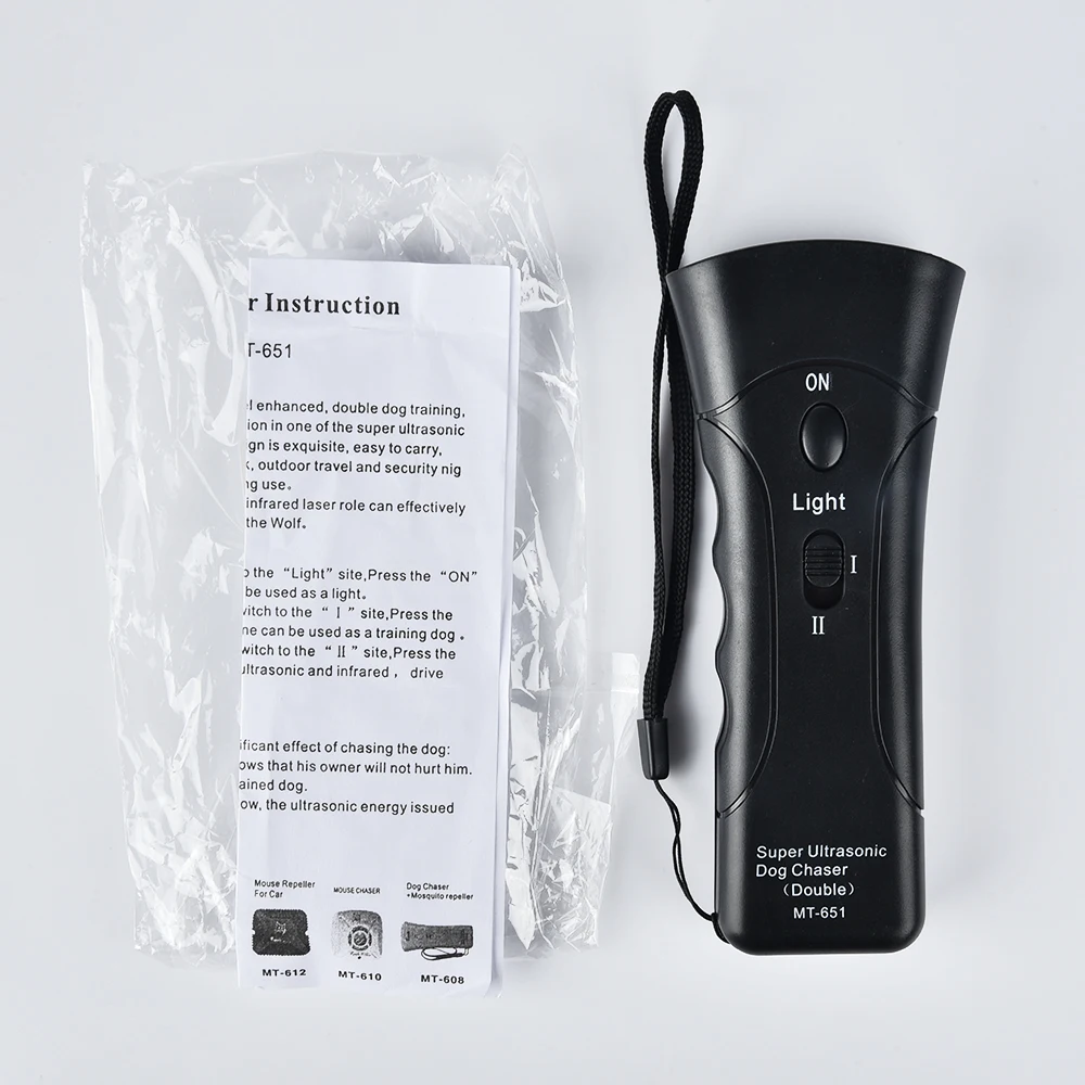 

Ultrasonic Dog Chaser Attack Repeller Multifunctional Electronic Pets Trainers LED Flashlight Dogs Training Tools Pet Supplies