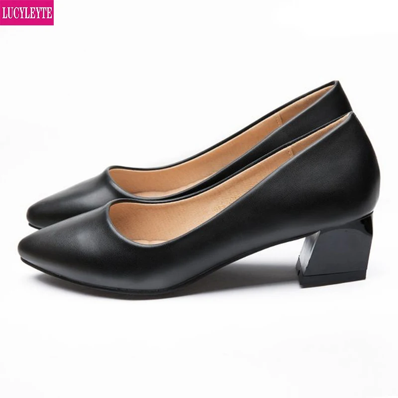 С Острым носком ремешком вокруг квадратный после на каблуке средней высоты