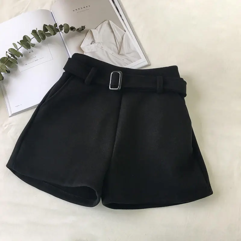 Black shorts Женские шерстяные шорты больших размеров 4XL, свободные осенне-зимние шорты с высокой талией, женская уличная одежда, теплые зимние женские шорты Q2126 - Цвет: Black shorts