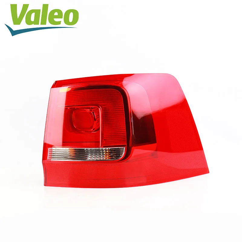 

Внешний правый задний фонарь Valeo 44462 в сборе 7N0945096C подходит для VW Sharan (08/2010-)