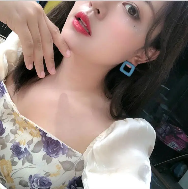 

Retro Blue Series Earring Hollow Flower Oval Geometric Vinegar Round Bead Elegant Drop Earrings Fashion Women Jewelry