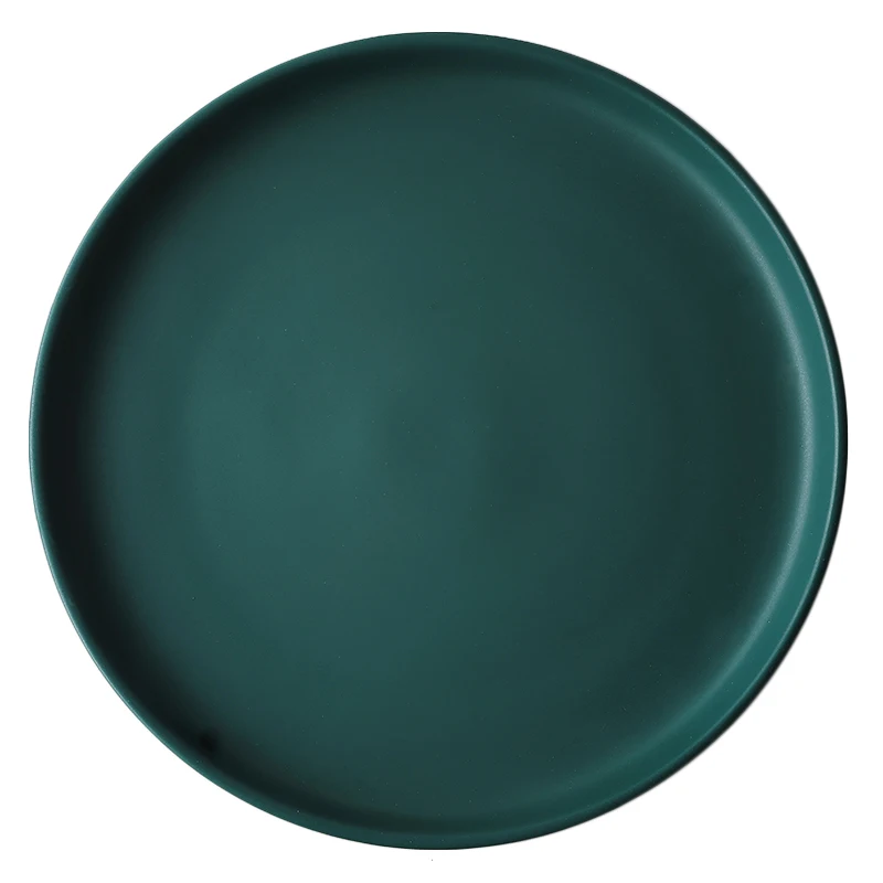 Элегантная черная тарелка для салата в скандинавском западном стиле ресторана