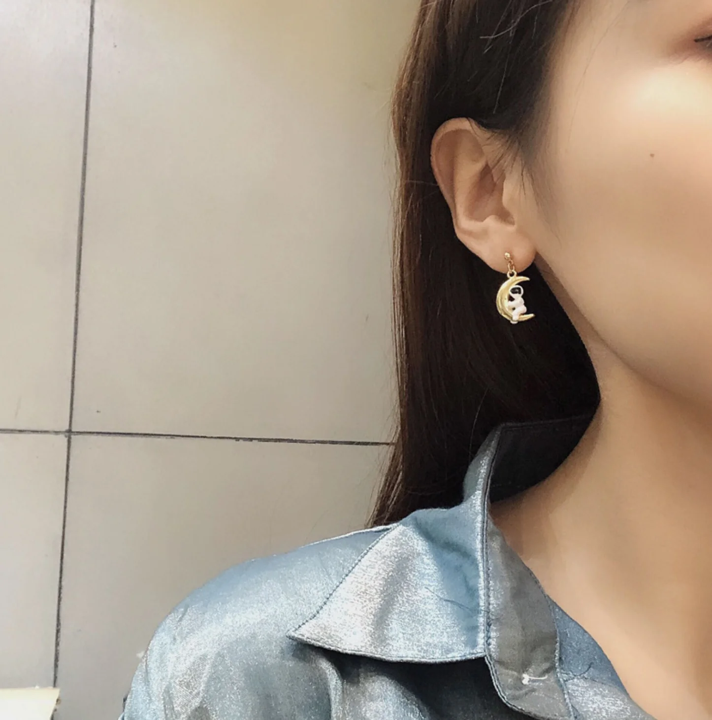 

New wild asymmetrical girly style astronaut galaxy earrings beautiful and simple everyday casual earrings