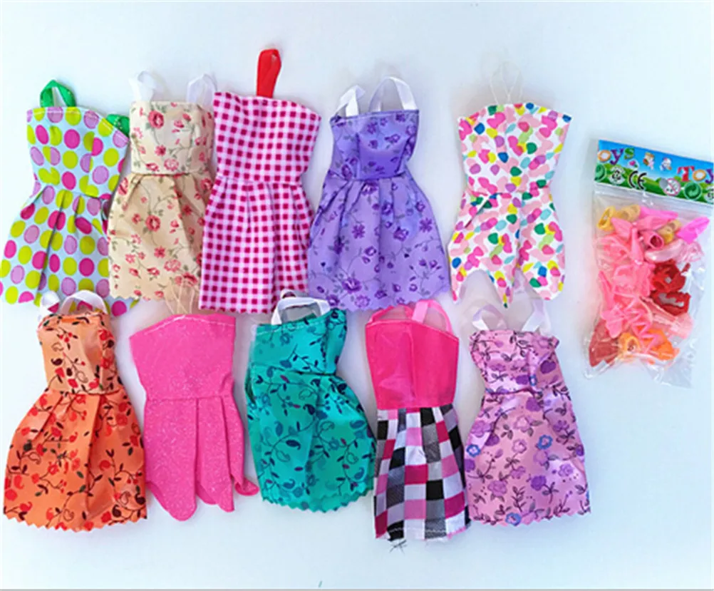 

20 PCS/set Handmade Party 10 Clothes Fashion Mixed style Dress + 10 Pair Accessories Shoes for Girl Doll Best Gift Girl Toy