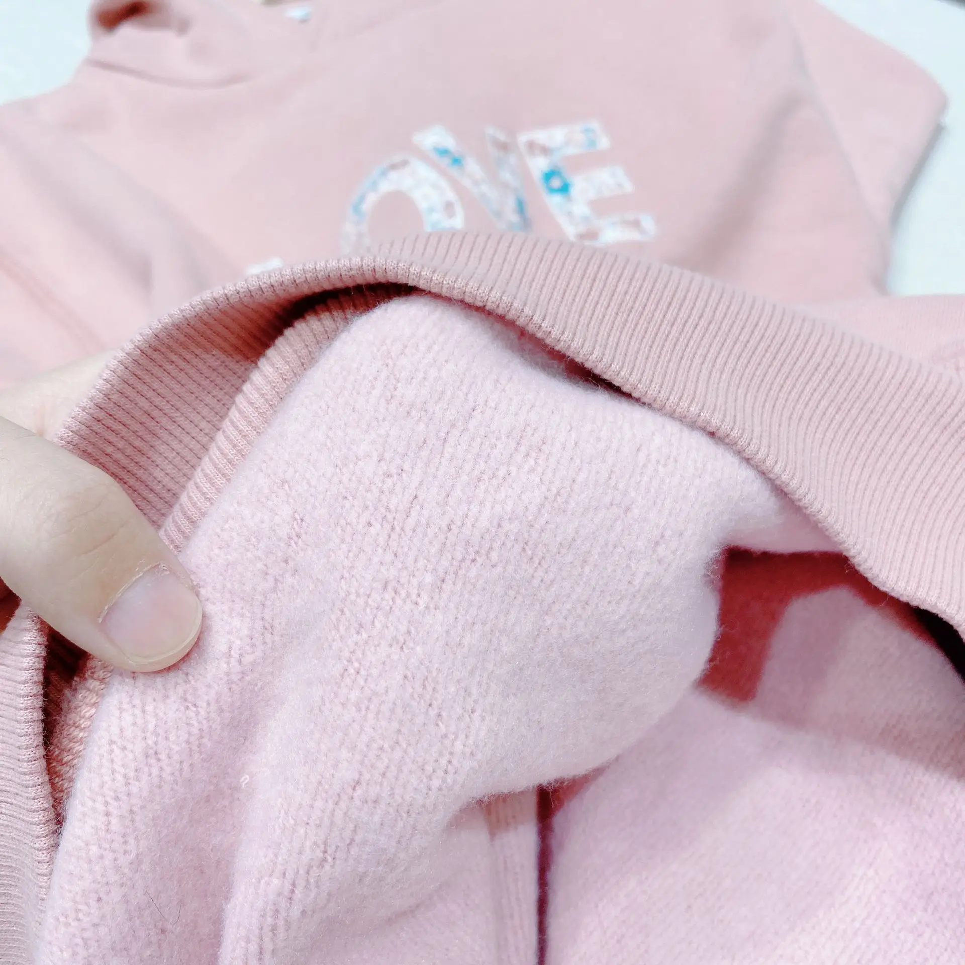 

Pre-sale 10.25 children's hoodie girl clothes pink love letter cherry pattern sweet top kids clothes