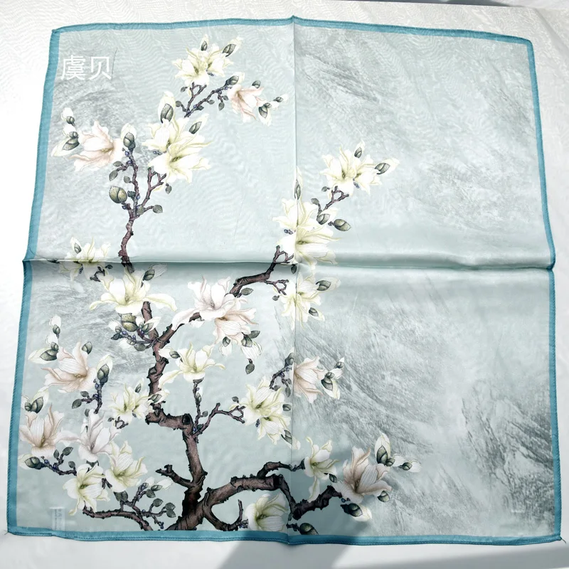 Шарф из натурального шелка светло-зеленого цвета маленький квадратный для