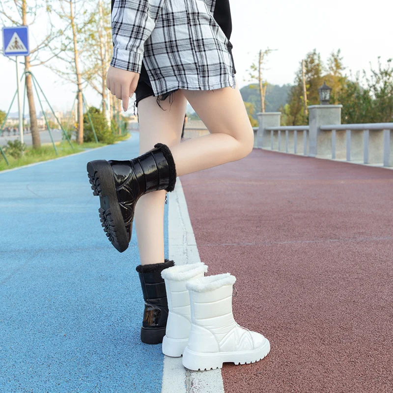 Зимние сапоги женские зимние Теплая обувь на пуху легкая одежда для девушек цвет