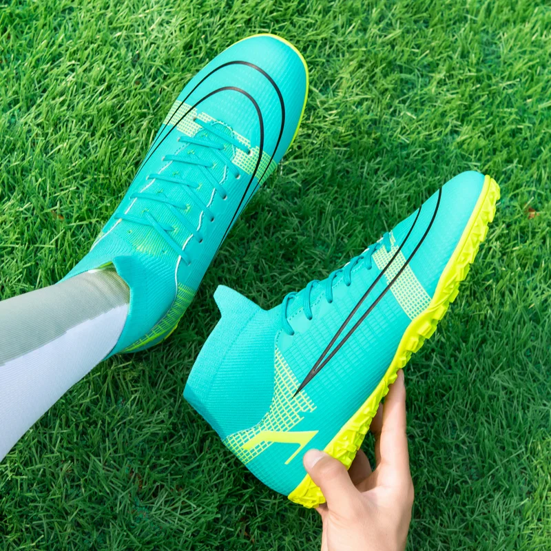 Мужские футбольные ботинки 2022 Газон Высокие лодыжки для помещений легкая