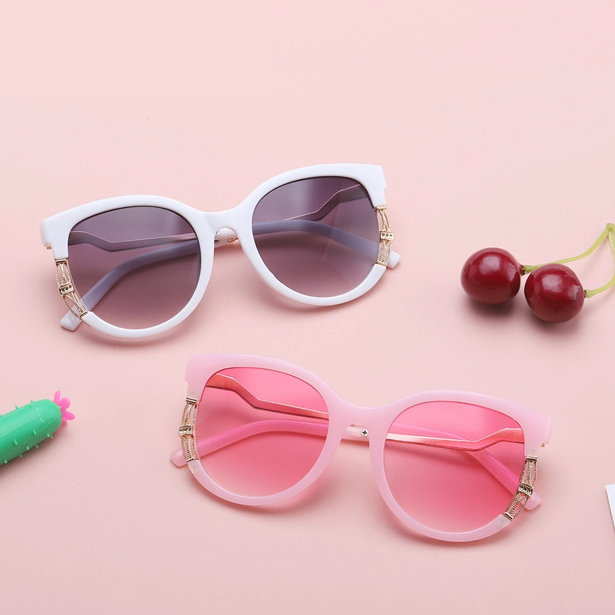 

Pink Square Kids Sunglasses Children Cute Metal Sun Glasses Girls Boys Baby Colored Lenses Eyeglasses Vogue Trends 2021 Gifts