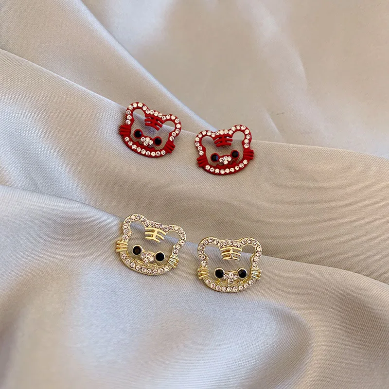 

Chinese Style Simple Shining Crystal Tiger Stud Earrings for Girls Gold Small Cute Ear Studs Women Banquet Anniversary Earrings