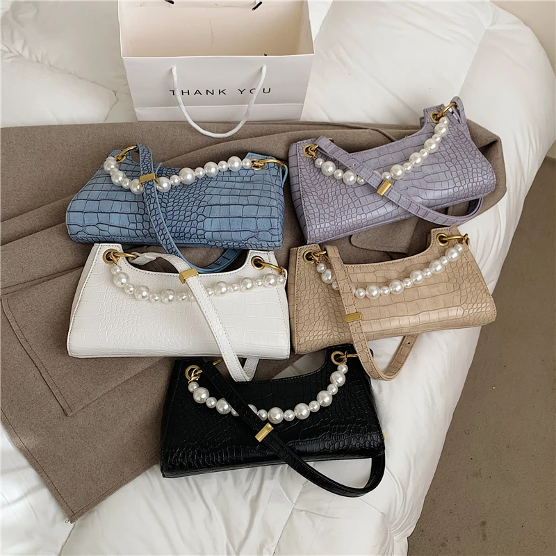 

Fashion Crocodile Embossed Baguette Shoulder Bags For Women Zipper Closure PU Leather Ladies Handbags Trends 2021 Pearl Or Chain