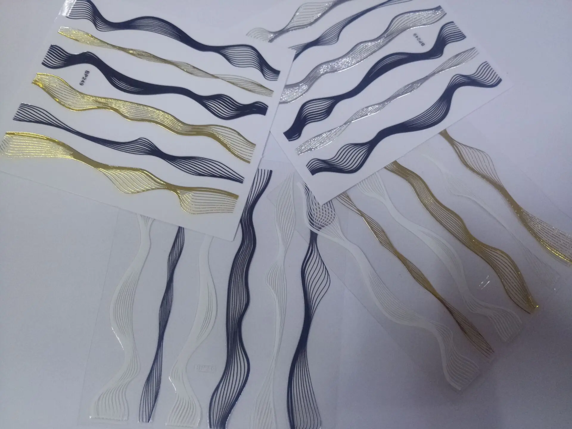 1 шт. волнистые наклейки для дизайна ногтей золотистые серебристые белые черные 2