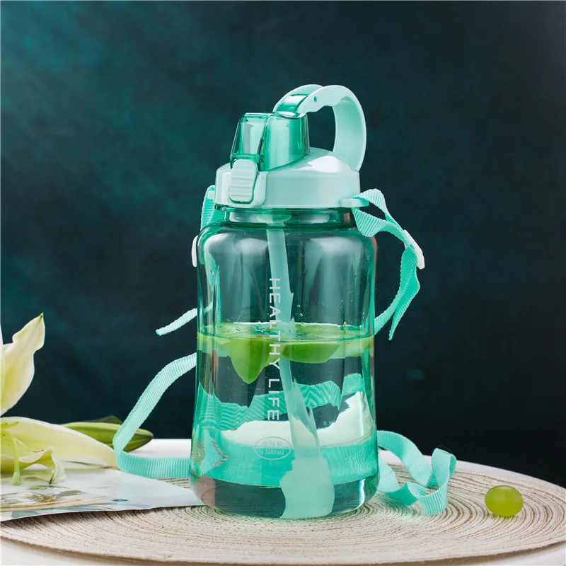 Зеленый Новые BPA бесплатные бутылки для воды на открытом воздухе 1,5 л большая емкость пластиковая Спортивная бутылка с соломинкой и слингом фитнес Герметичная Бутылка - Цвет: Зеленый