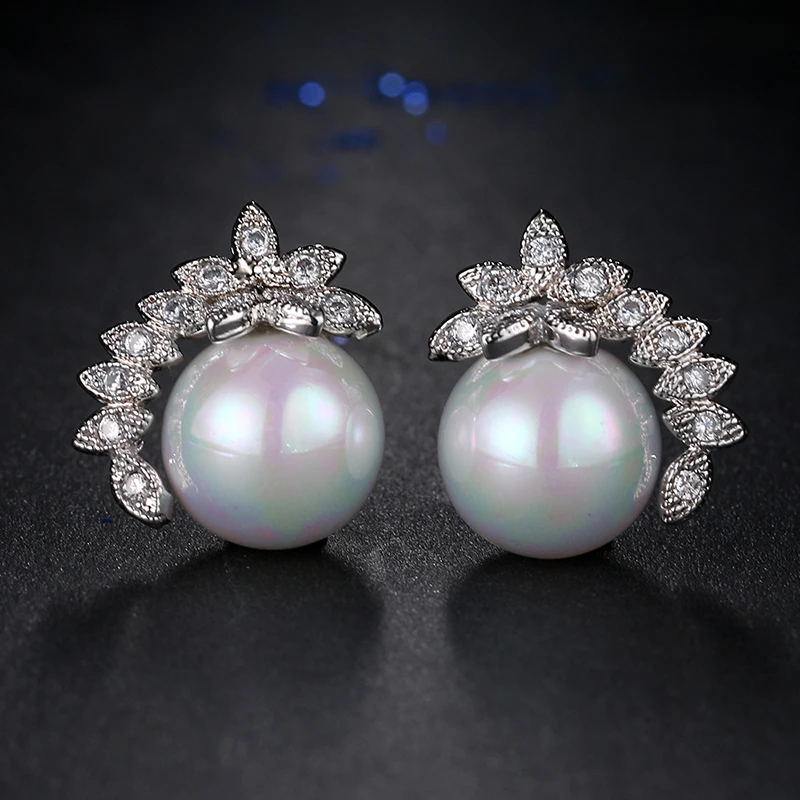 

GMGYQ New Fashion Jewelry Stud Earrings Korean Style Flower Crystal Collocate Imitation Pearl for Elegant Women Gift