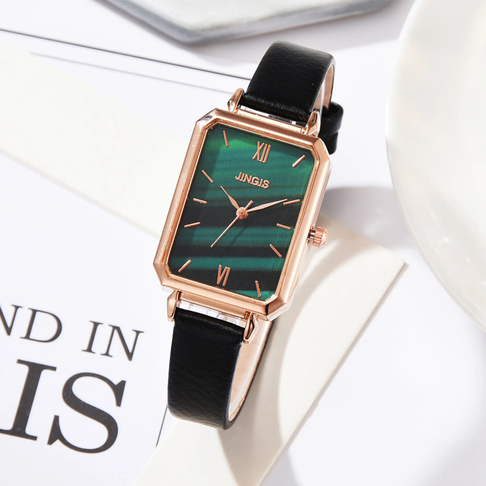 

2021 Hot Ladies Rectangular Face Casual Quartz Wrist Watch Female Fashion Rose Gold Border Watches Women Leather Strap Relogio