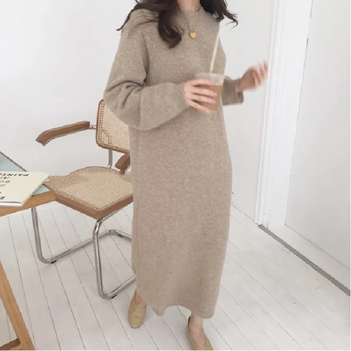 Женское осенне зимнее длинное платье свитер с длинным рукавом прямое