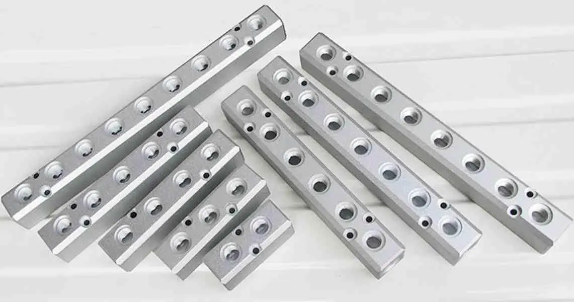 

1/2" BSP In 1/4" BSP Out 4-12 Ports 30x30mm Pneumatic Aluminum Manifold Block Splitter Air Gas Water Oil