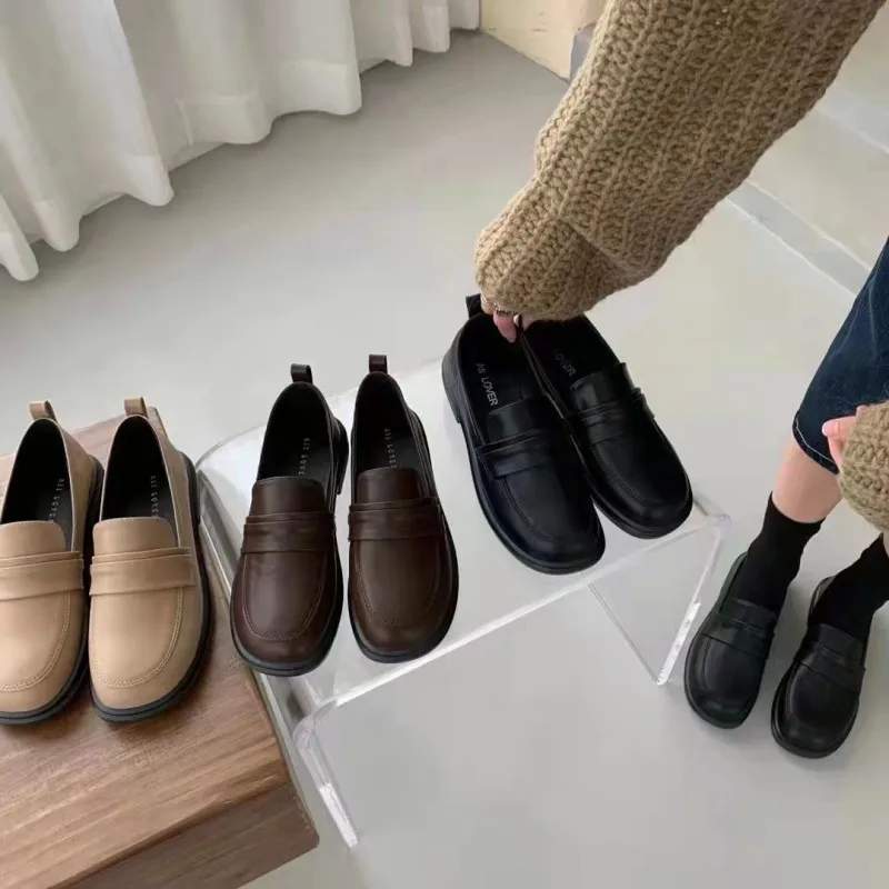 

Обувь на плоской подошве