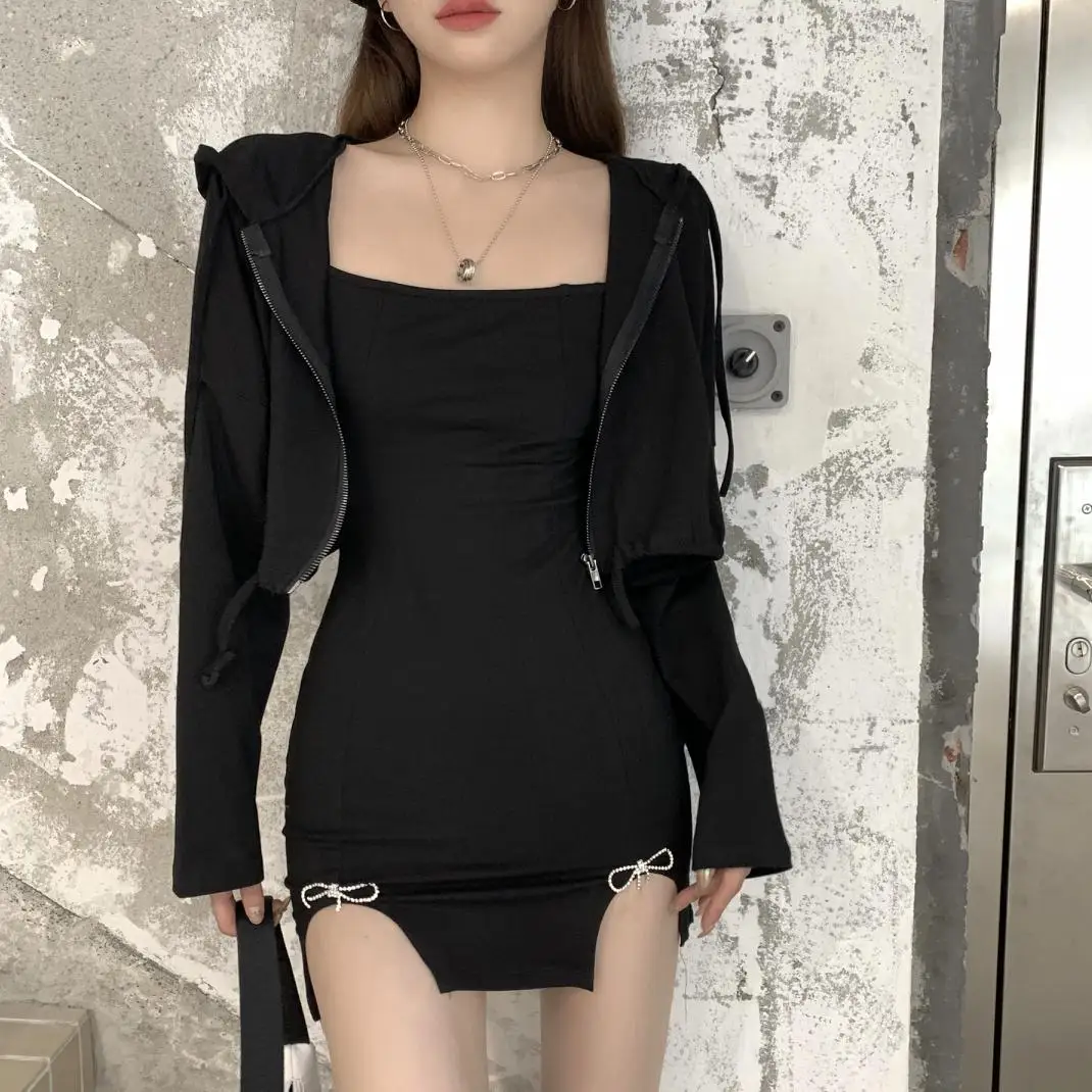 

In autumn and winter 2020, new hoodie with thin ribbon, short casual cardigan, long sleeve coat, pure black small coat for women