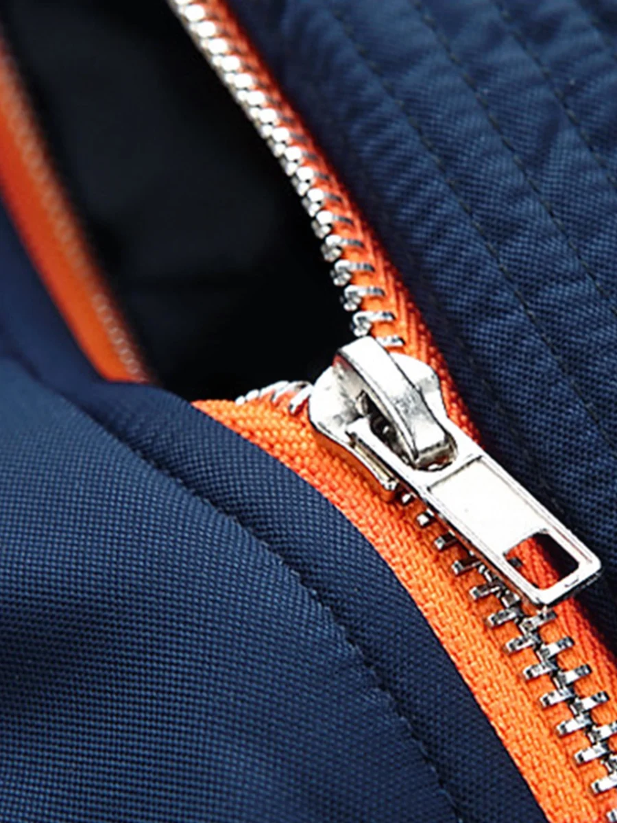 Мужская зимняя куртка одноцветная на молнии толстая теплая с меховым воротником