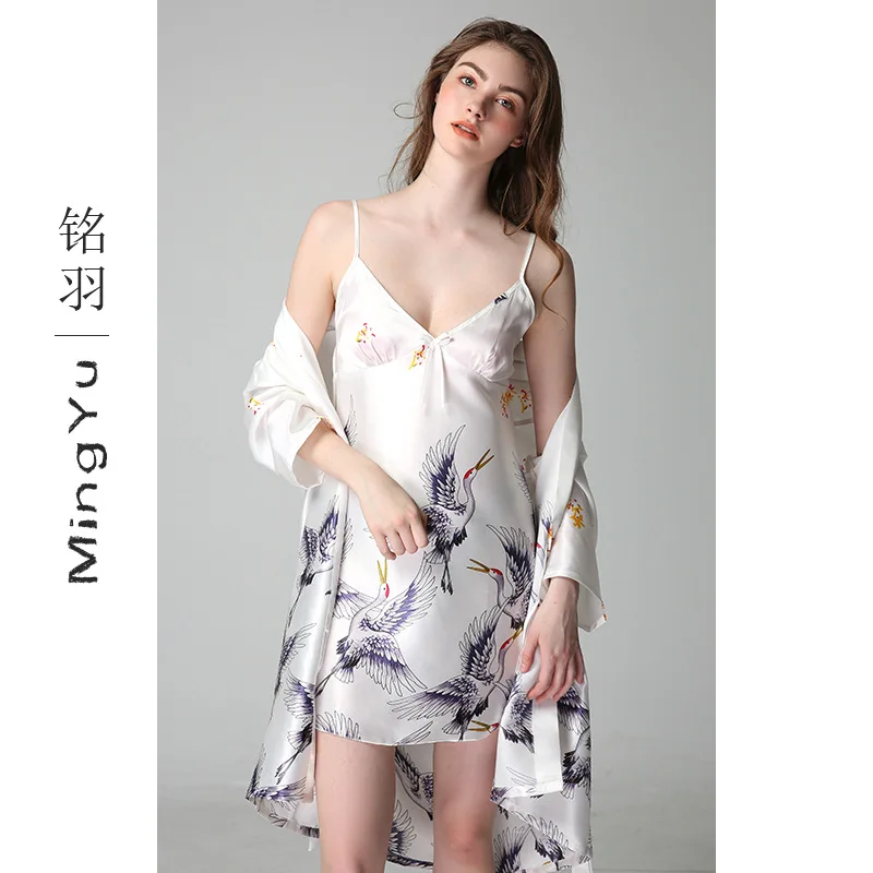

Женская шелковая ночная рубашка Весна-лето 2021 новый продукт японский пикантный халат пижама с пятиконечными рукавами на подтяжках домашни...