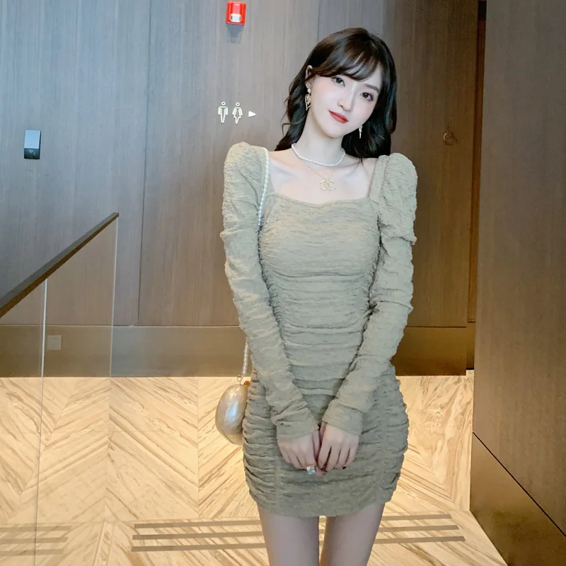 2020 automne nouveau rétro plis mince col carré robe bureau dame Polyester gaine genou-longueur col carré naturel