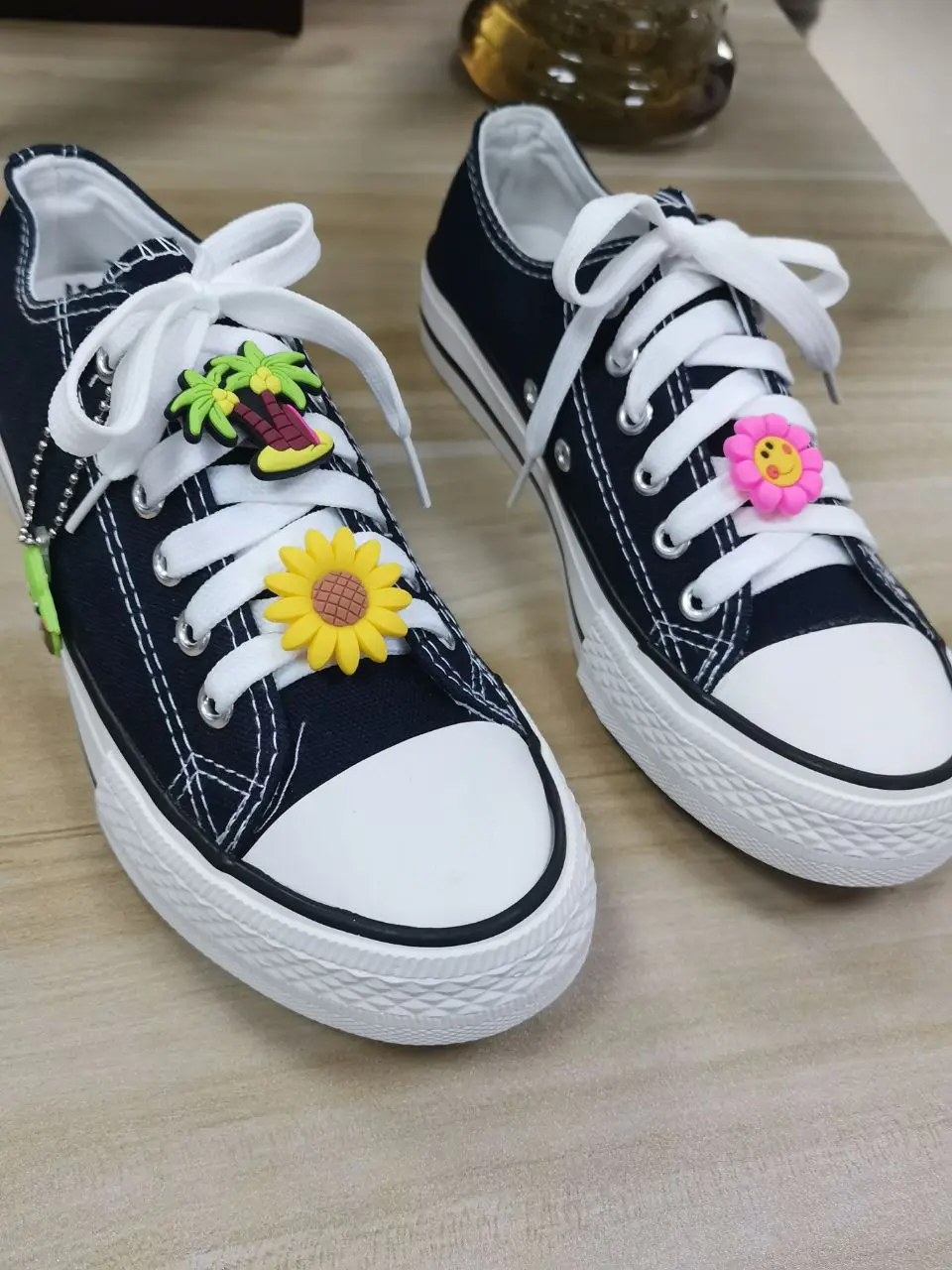 Шнурки из ПВХ для кроссовок 1 шт. подвески обуви аксессуары цветы радуга сердце