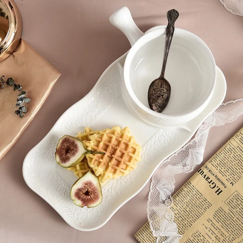 

Набор посуды в скандинавском стиле