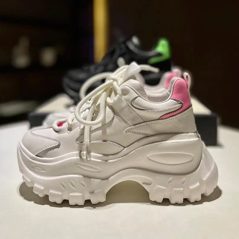 

Женские кожаные кроссовки на массивной платформе, белые кроссовки на танкетке, повседневная обувь, новинка 2021