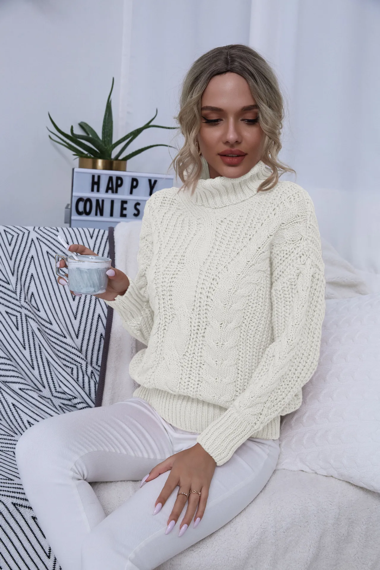 Новый Зимний женский свитер с высоким воротником и помпоном теплый плотный