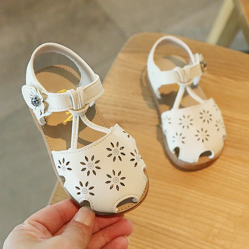Летние сандалии с цветами для девочек новая Корейская версия Baotou пляжная обувь